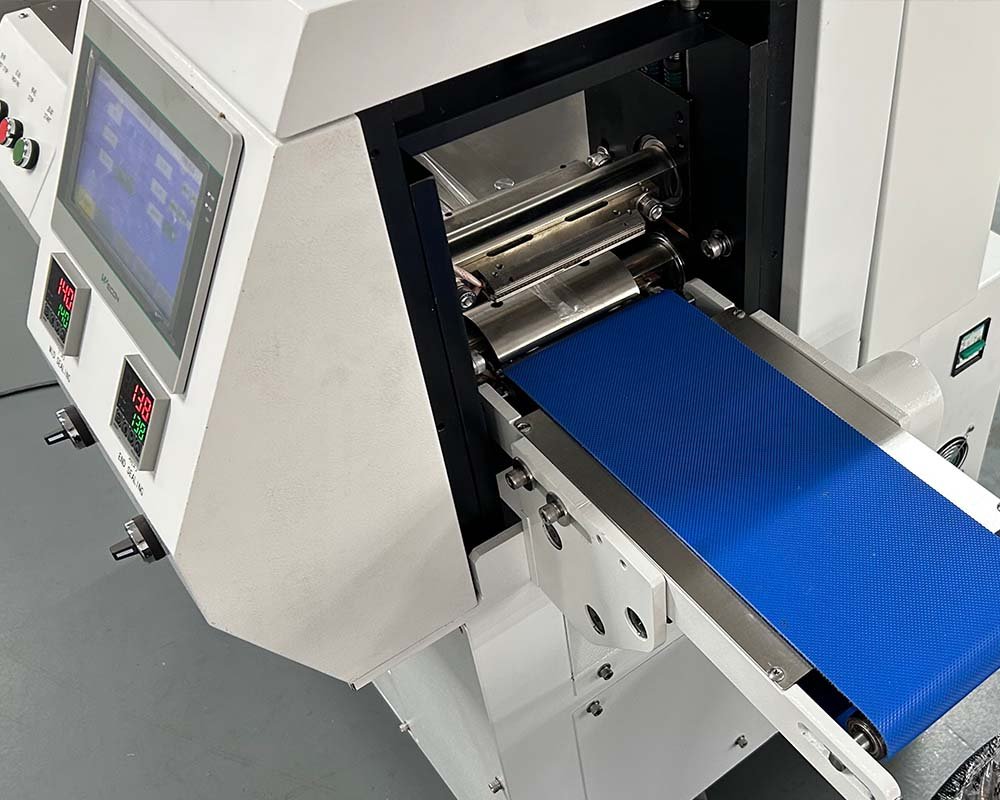 Horizontal Packing Machine Upper Film Rolling HS25-2